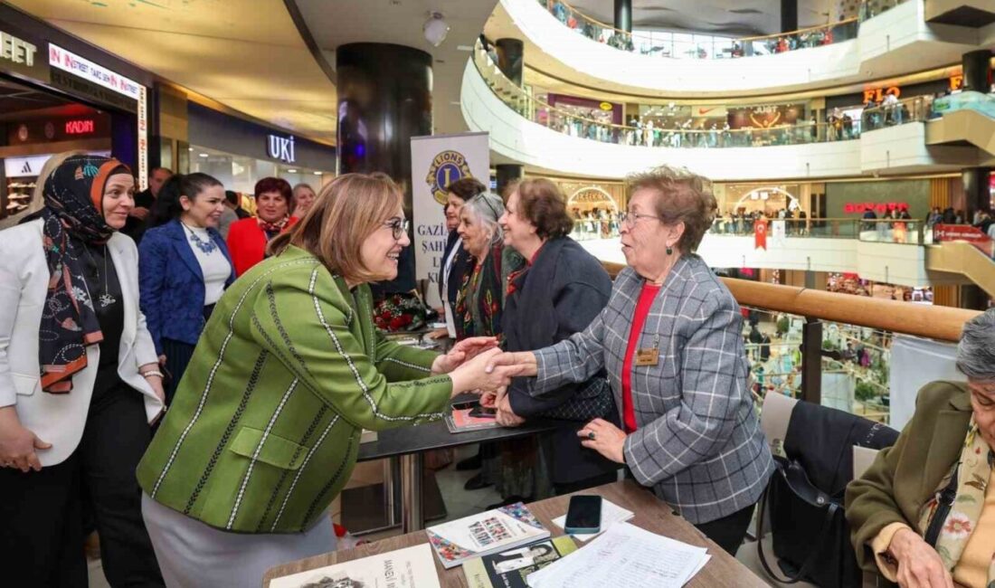 Gaziantep Büyükşehir Belediye Başkanı Fatma Şahin, kurumun kadın yöneticileri ve