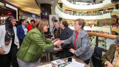 Gaziantep Büyükşehir Belediye Başkanı Fatma Şahin, kurumun kadın yöneticileri ve