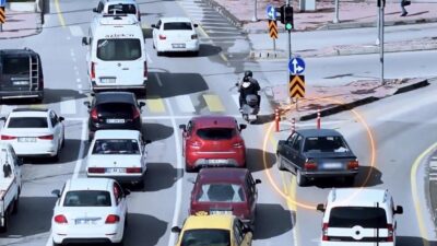 Gaziantep’te ’kaynak’ yaparak hatalı şerit değiştiren 389 araç sürücüsüne toplam