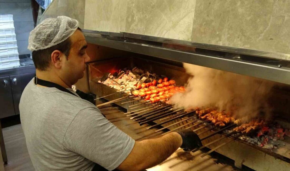 Gastronomi şehri Gaziantep’te Ramazan ayının gelmesiyle birlikte iftar sofralarının adresi