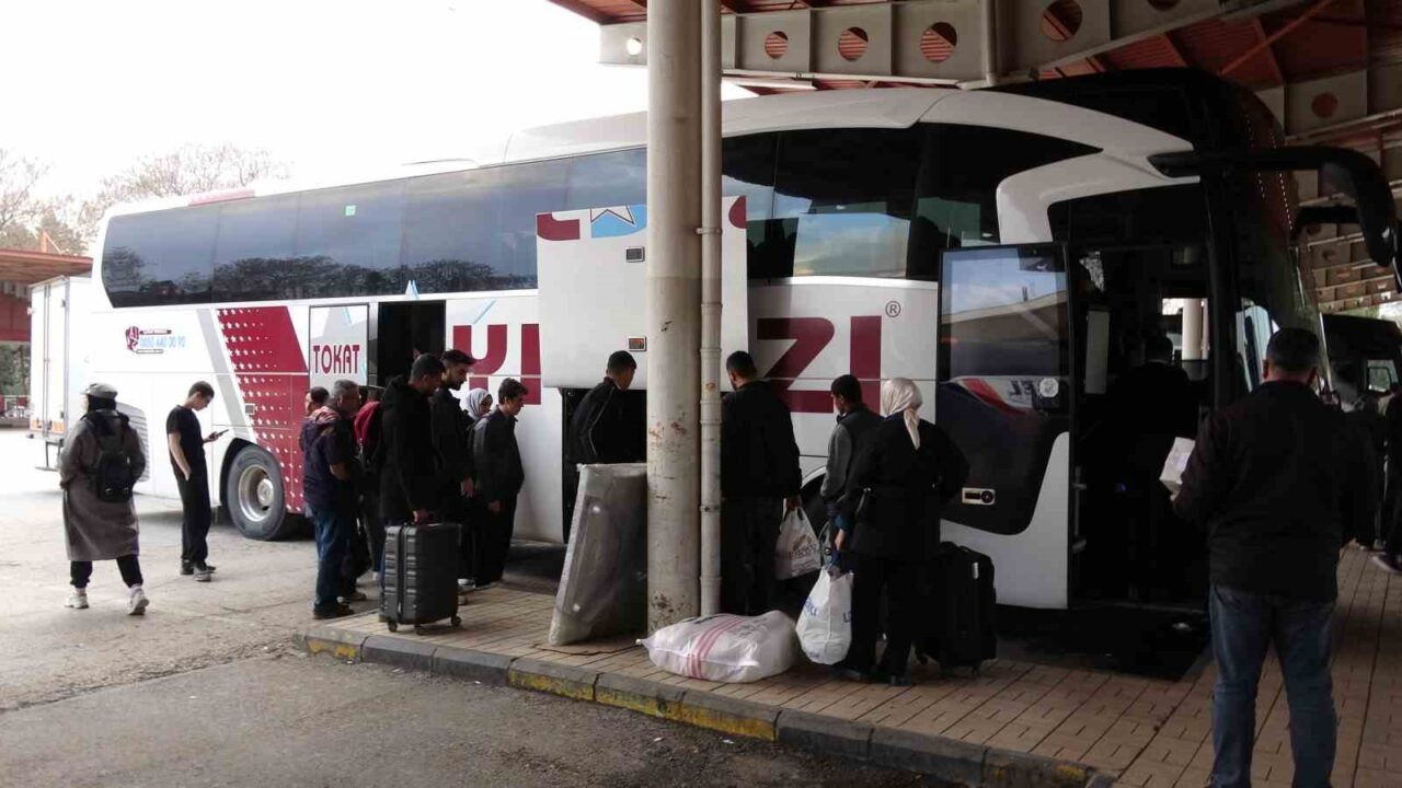 Gaziantep’te Ramazan Bayramı’nda memleketlerine ya da tatil beldelerine gitmek isteyen