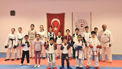 Eskişehir Gençlik ve Spor İl Müdürlüğü bünyesinde düzenlenen karate antrenmanları,