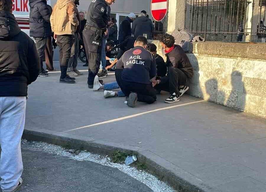 Çanakkale’nin Gelibolu ilçesinde bir grup arasında çıkan bıçaklı kavgada 3