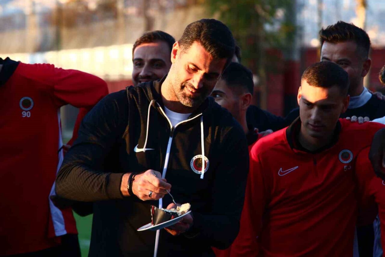 Başkent ekibi Gençlerbirliği, Levent Şahin ile yollarını ayırarak bu sezon