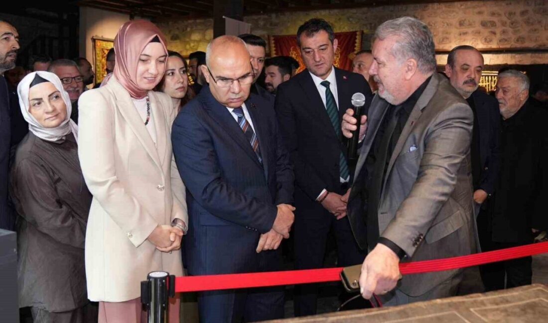 Giresun’da Ramazan ayı dolayısıyla düzenlenen Mukaddes Emanetler Sergisi ziyaretçilere kapılarını