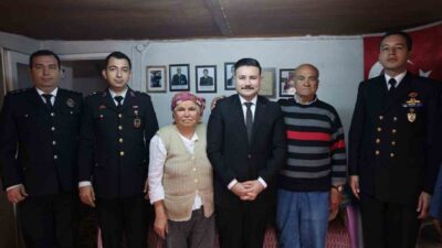 Çanakkale’nin Gökçeada ilçesinde Kaymakam Osman Acar, Ramazan Bayramında Kıbrıs gazisi