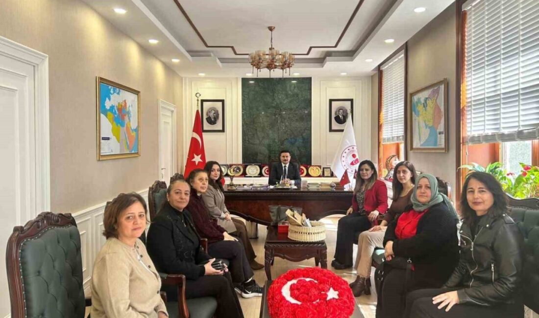 Çanakkale’nin Gökçeada ilçesinde 8 Mart Kadınlar Günü vesilesiyle Kaymakam Osman