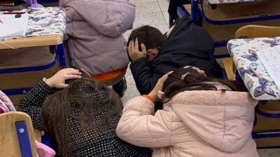 Aksaray’ın Güzelyurt ilçesinde ilkokul öğrencilerine yönelik yangın ve deprem tatbikatı