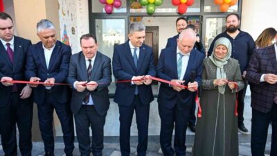 Antalya’nın Muratpaşa ilçesinde inşası tamamlanan Hacı Nizamettin Demirel Camii ve
