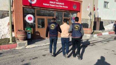 Hakkari’de jandarma ekipleri tarafından yapılan çalışmalar çerçevesinde çeşitli suçlardan kesinleşmiş