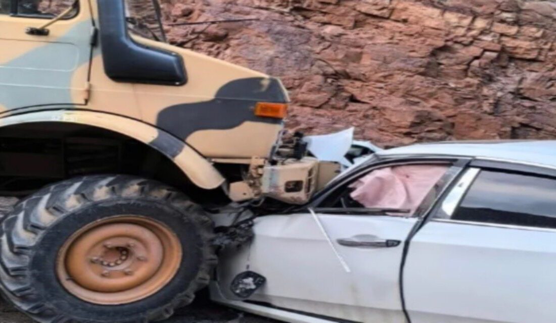 Hakkari-Çukurca kara yolu meydana gelen trafik kazasında 1 kişi yaralandı.