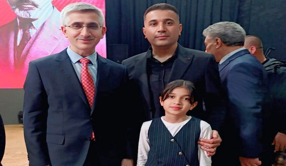 Hakkâri Şehit Çetin Deniz Ortaokulu öğrencisi Rojevin Kaya, İstiklâl Marşı’nı