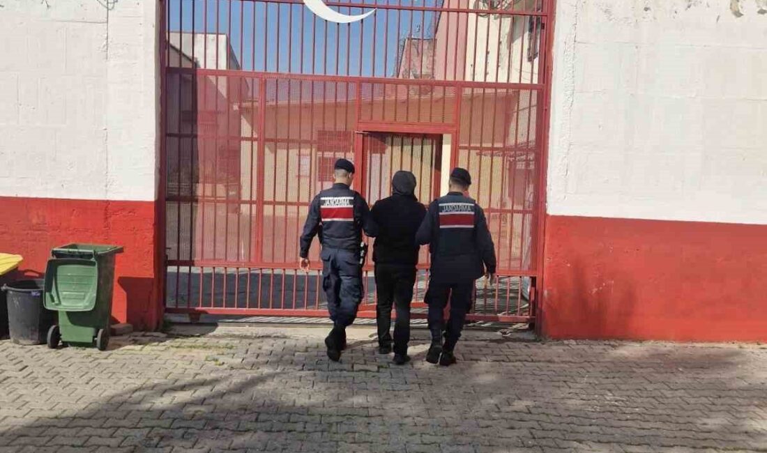 Aydın’ın Efeler ilçesinde hırsızlık suçundan 5 yıl hapis cezasıyla aranan