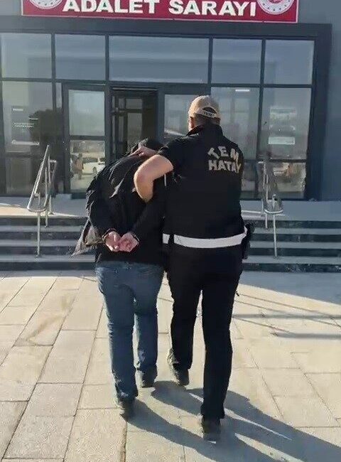 Hatay’da düzenlenen operasyonda FETÖ/PDY üyeliğinden aranan 5 firari şahıs yakalandı.