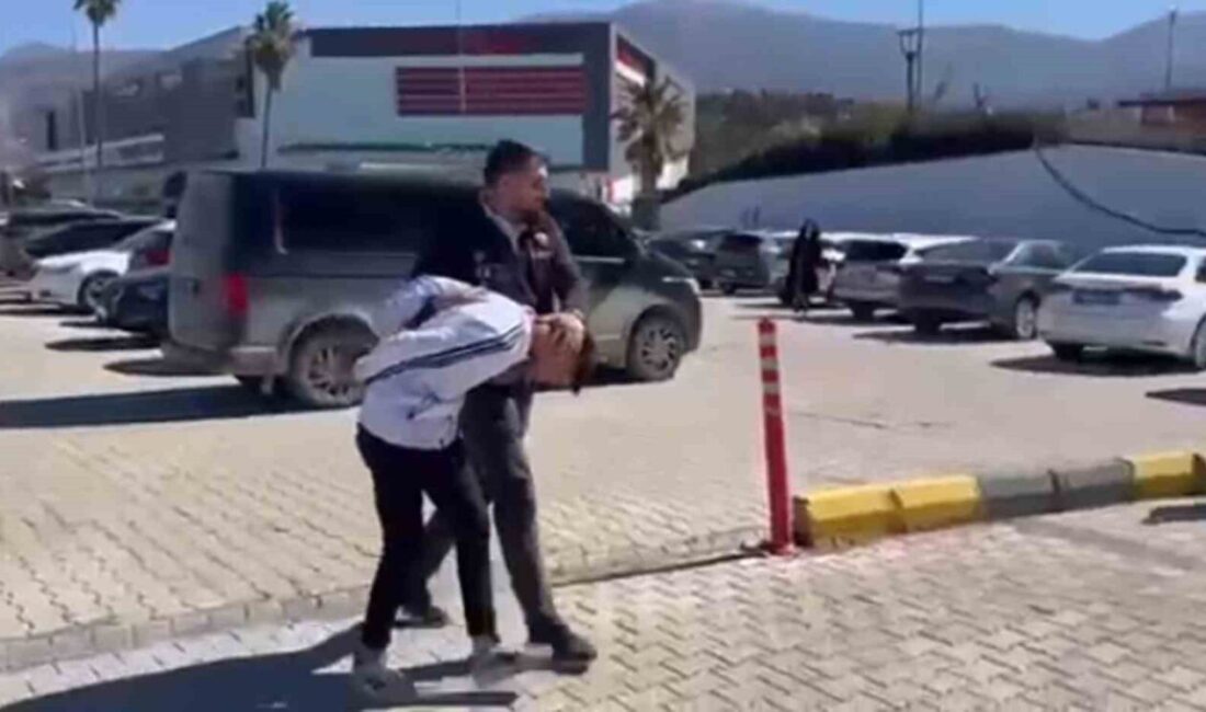 Hatay’ın İskenderun, Defne ve Erzin ilçelerinde aranan şahıslara yönelik gerçekleştirilen