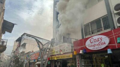 Hatay’da oyuncakçı dükkanında çıkan yangın büyümeden kontrol altına alındı. Yangın,