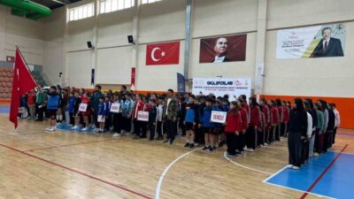 Okul Sporları faaliyet programı kapsamında düzenlenen Hentbol Küçükler (Kız-Erkek) Grup