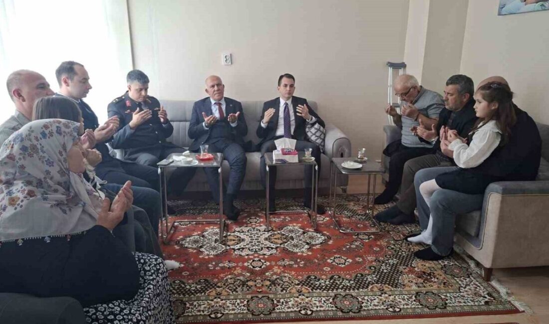 Kütahya’nın Hisarcık ilçesinde Ramazan Bayramı dolayısıyla şehit yakınları ve gaziler