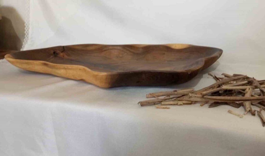 Hozat Halk Eğitimi Merkezi’nde açılan ahşap işçiliği kursları, geleneksel el