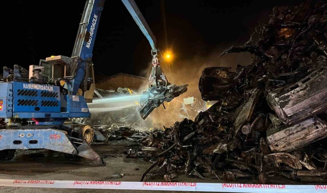 Ankara Hurdacılar Sanayi Sitesinde çıkan yangın paniğe neden oldu, yaklaşık