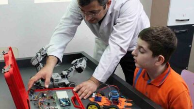 Eğitimde proje tabanlı öğrenmeyi merkeze alan İhlas Koleji, bilimsel araştırmalardaki