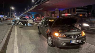 Kayseri’nin Kocasinan ilçesinde iki otomobilin çarpıştığı trafik kazasında, 1 kişi