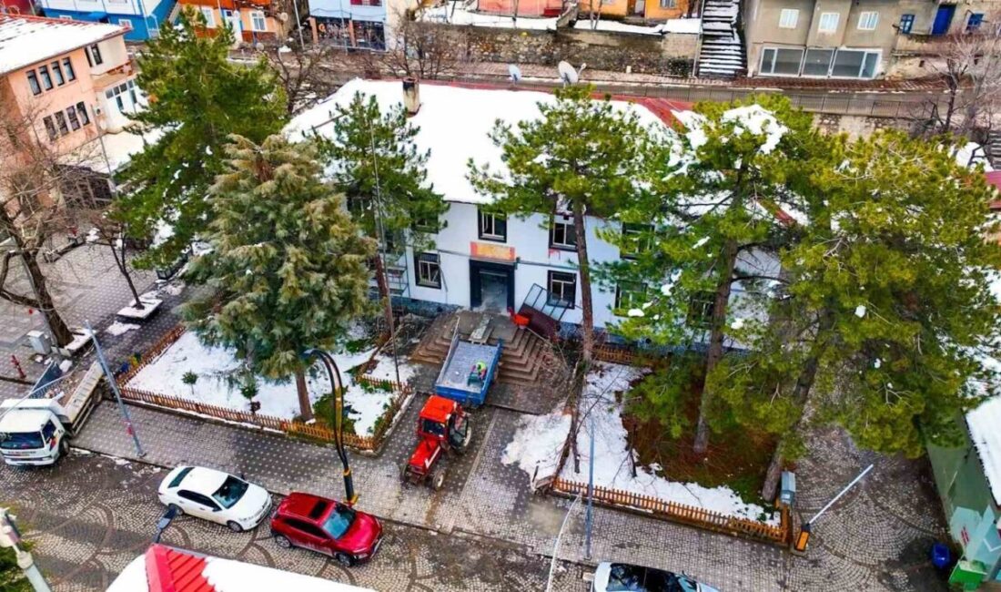 Erzincan’ın İliç ilçesinde geçmişte Hükümet Konağı olarak kullanılan tarihi bina,