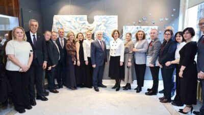 Bursa Büyükşehir Belediyesi, tamamen kadın emeğiyle üretilen eserlerden oluşan ‘Efsanelerle