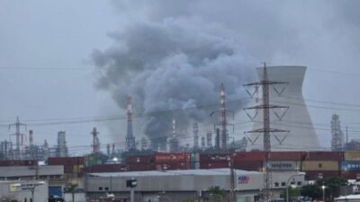 İran, İsrail’in Hayfa kentindeki Hayfa Petrol Rafinerisi’ni balistik füze saldırısı