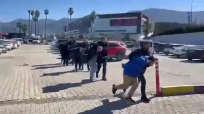 Hatay’ın İskenderun ilçesinde aranan şahıslara yönelik gerçekleştirilen çalışmalarda 5 kişi