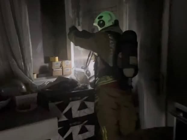 Hatay’ın İskenderun ilçesinde çıkan ev yangını kısa sürede kontrol altına