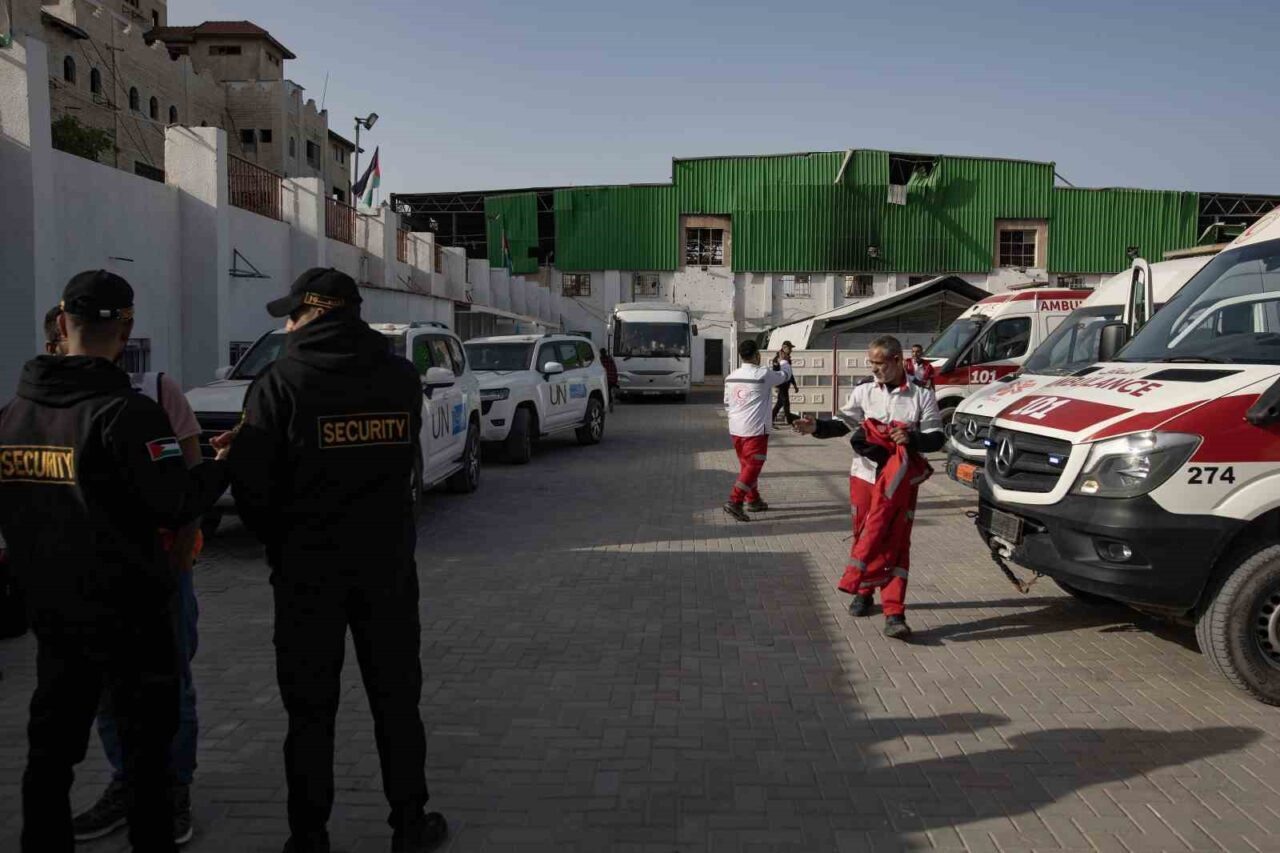 İsrail, yaralı Filistinlilerin tedavi amacıyla Mısır’a geçmesi için yaklaşık 3