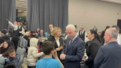 İstanbul Valisi Davut Gül, Şişli’de düzenlenen iftar programında vatandaşlarla bir