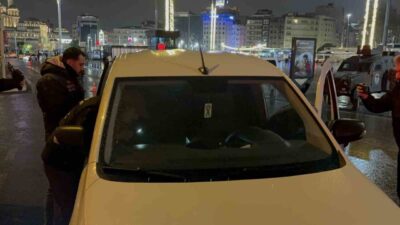 İstanbul’da polis ekipleri tarafından Taksim’de ‘Huzur İstanbul’ adlı asayiş uygulaması