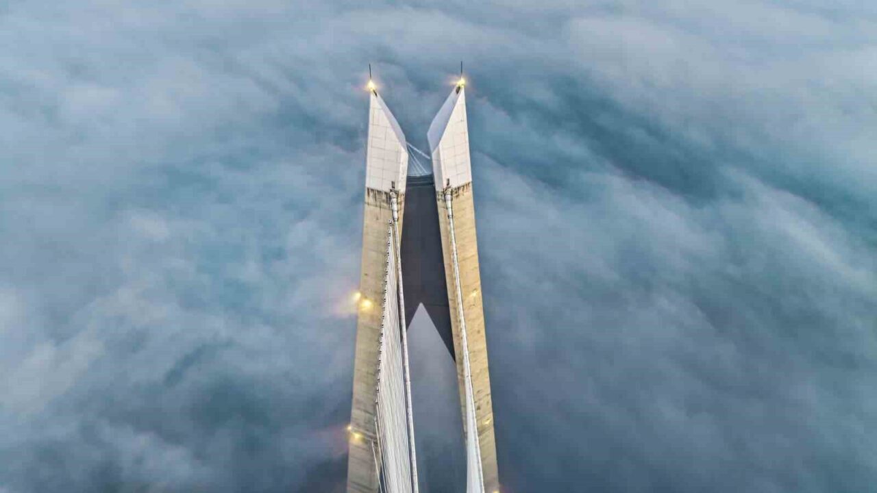 İstanbul’un simge yapılarından Yavuz Sultan Selim Köprüsü, gün doğumu ve