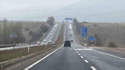 İstanbul’u Karadeniz’e bağlayan Karabük’ün Kemikli Rampaları’nda bayram trafiği geçişleri akıcı
