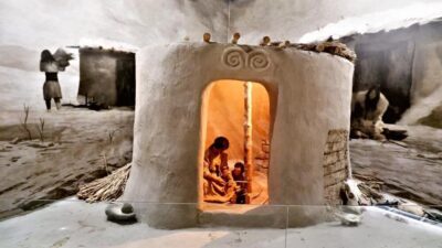 Prof. Dr. Mehmet Işıklı, Karaz kültürü ve halkları arasındaki ilişkide;