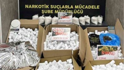 İzmir’de gerçekleştirilen operasyonlarda piyasaya sürülmeye hazır 366 bin 400 uyuşturucu