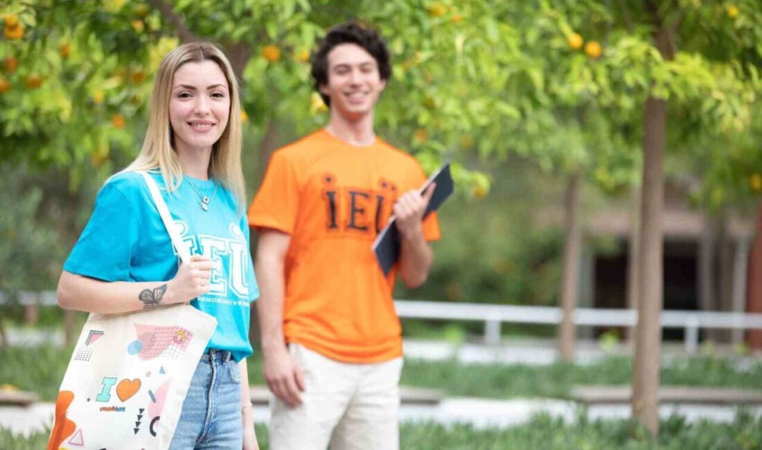 İzmir Ekonomi Üniversitesi (İEÜ), iş hayatına atılarak ülkemizde ve yurt