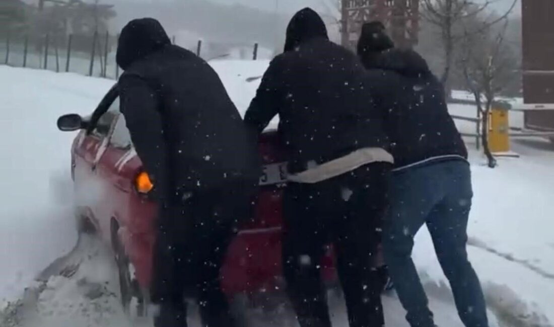 Ramazan Bayramı’nın ilk gününde İzmir’in yüksek kesimlerinde hafif kar yağışı