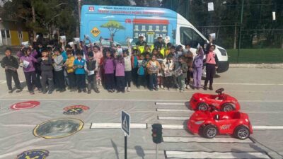 Gaziantep’te jandarma ekiplerince mobil trafik eğitim aracı ile 76 ilkokul