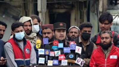 Afganistan hükümeti, başkent Kabil’deki bir hastaneye yönelik hava saldırısında hayatını