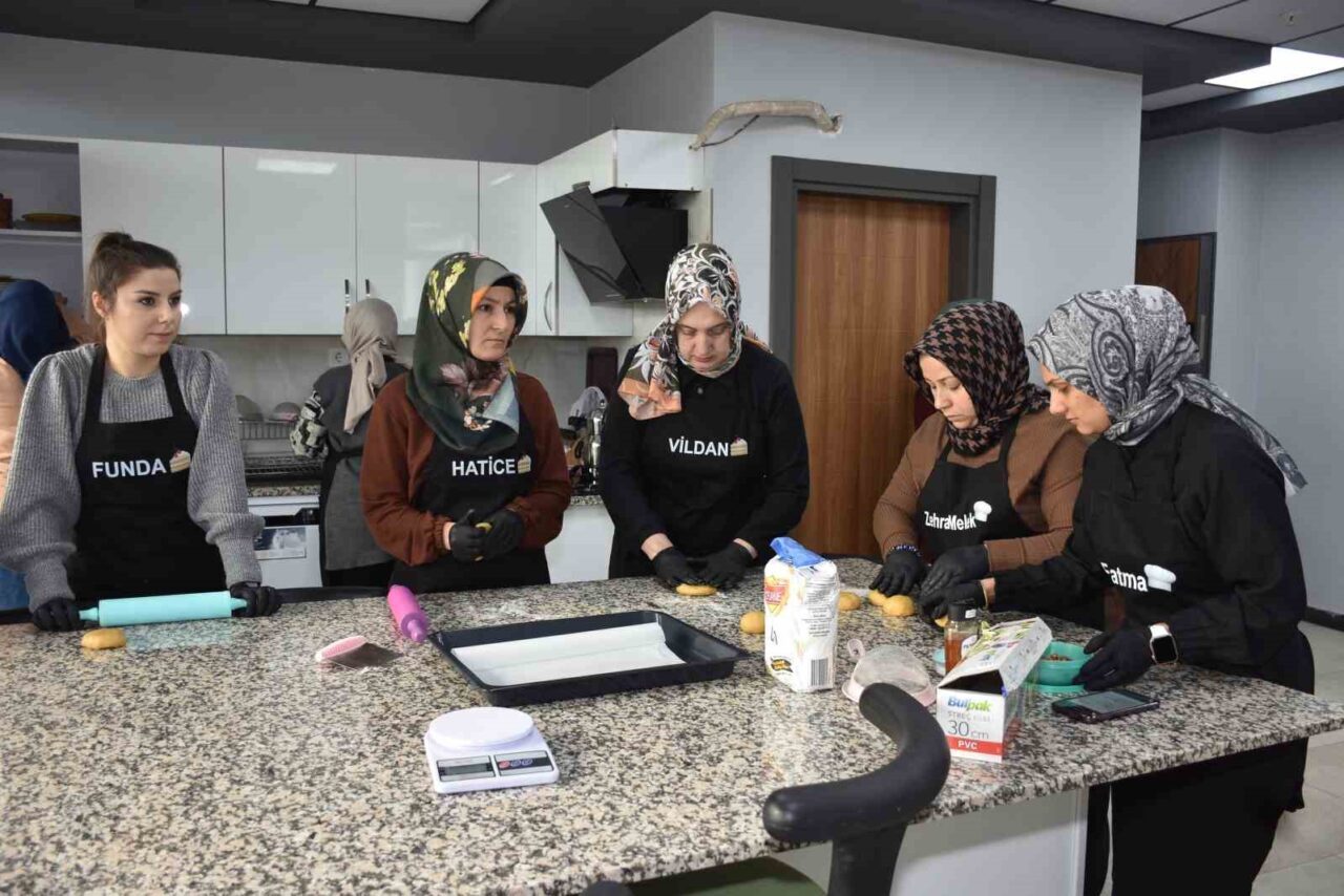 Sakarya’nın Hendek ilçesinde maddi imkansızlıklar sebebiyle dezavantajlı konumda bulunan kadınlar,