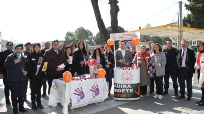 Manisa’nın Kula ilçesinde 8 Mart Dünya Kadınlar Günü kapsamında kadına