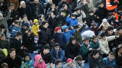 Kağıthane Belediyesi’nin hayata geçirdiği “Gençlik Uyanıyor, Ailecek Duada Buluşuyor” projesi