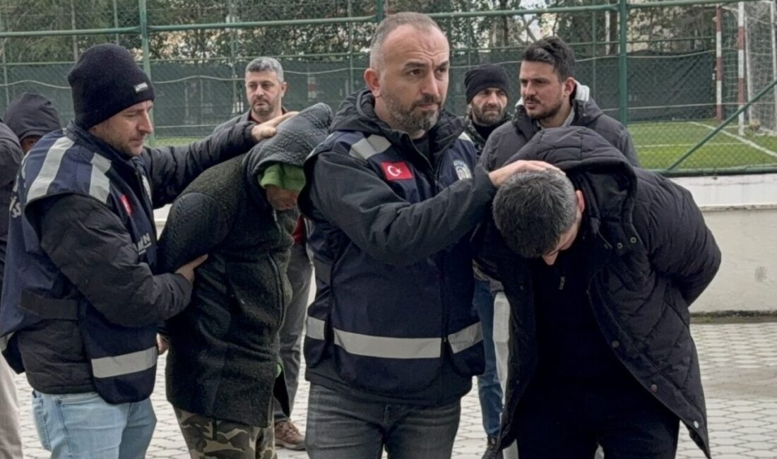 Samsun’da bir dönem pencereden düşmek üzere olan çocuğu kurtararak “kahraman