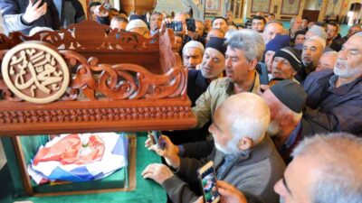 Kahramanmaraş’ta Abdülhamid Han Camii’nde muhafaza edilen Peygamber Efendimize ait Sakal-ı