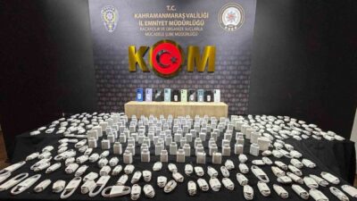 Kahramanmaraş’ta düzenlenen operasyonlarda kaçak telefon ve makaronlar ele geçirildi. Alınan