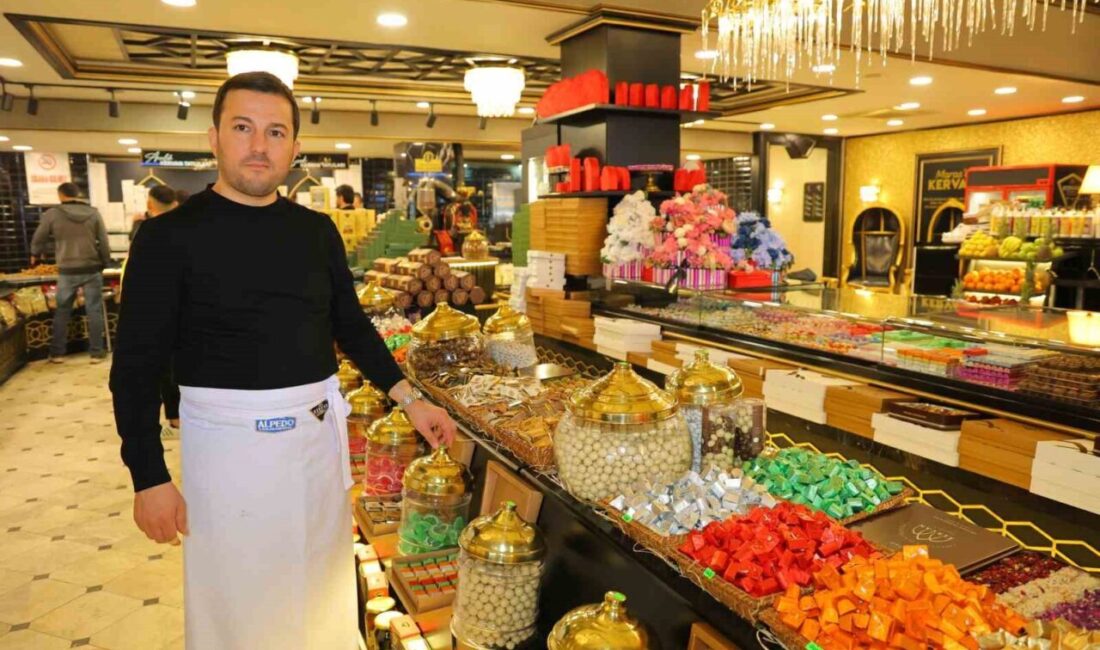 Kahramanmaraş’ta Ramazan Bayramı öncesi arife günüyle birlikte bayram alışverişi hareketlendi.