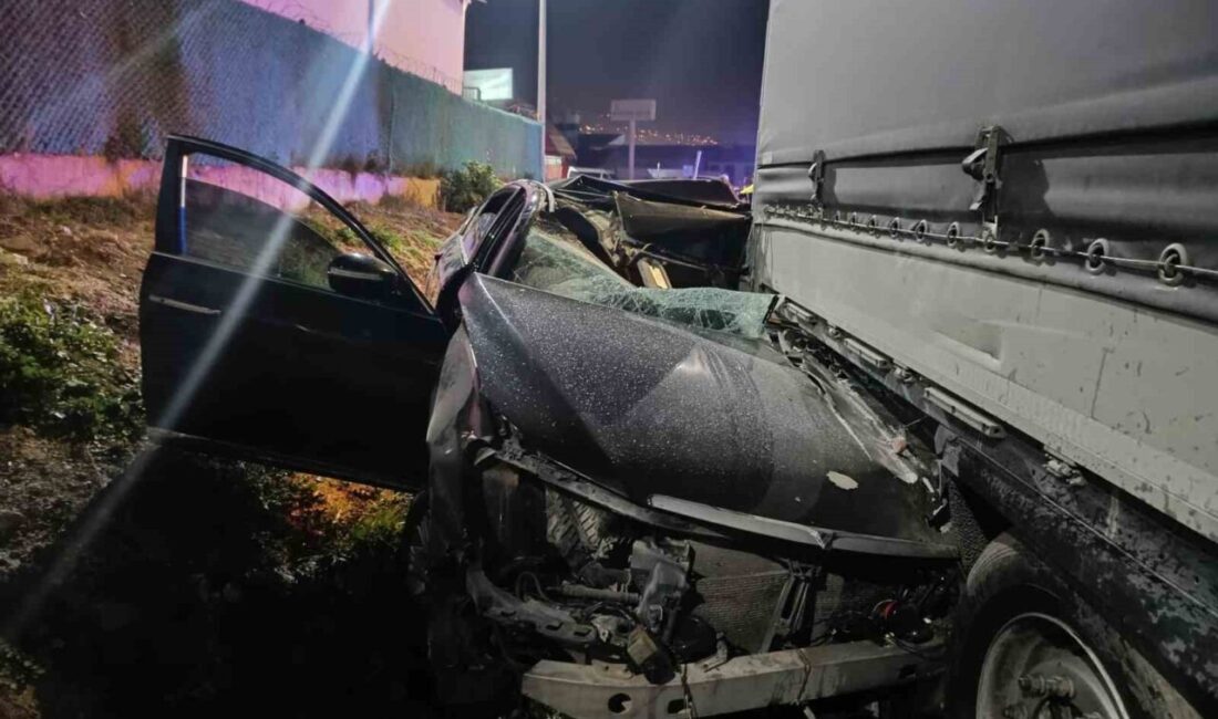 Kahramanmaraş’ın Onikişubat ilçesinde meydana gelen trafik kazasında 4 kişi yaralandı.